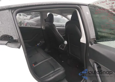 2020 Tesla Model Y Long Range Dual Motor All-Wheel Drive z USA, uszkodzony, nr VIN 5YJYGDEE4LF055566